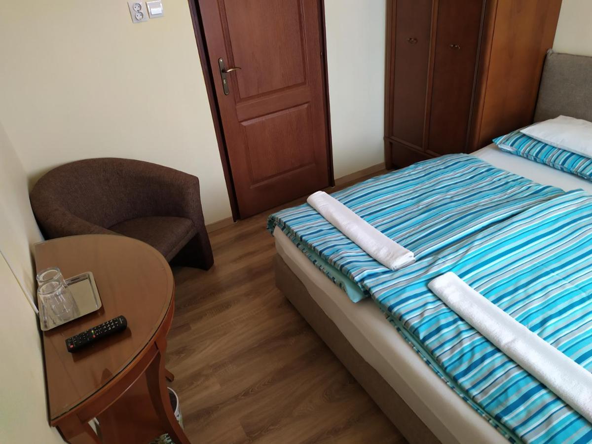 Szilvia Panzio B&B *