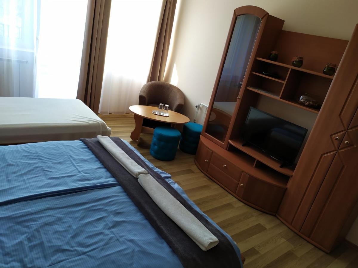 Szilvia Panzio B&B *