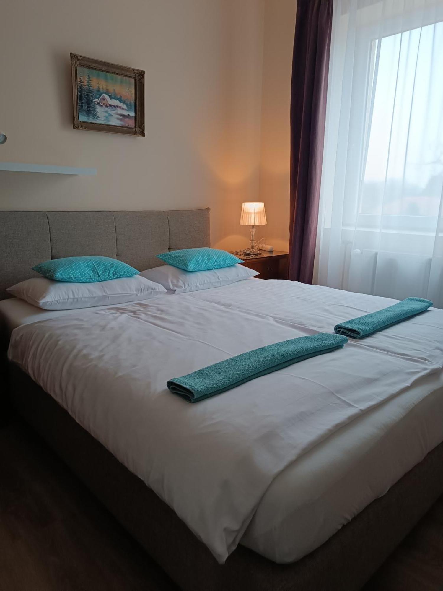 Szilvia Panzio B&B *